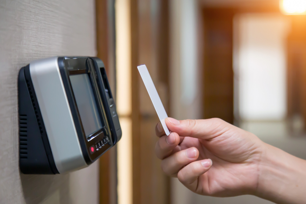 How Access Control Integration Improves Workplace Safety 